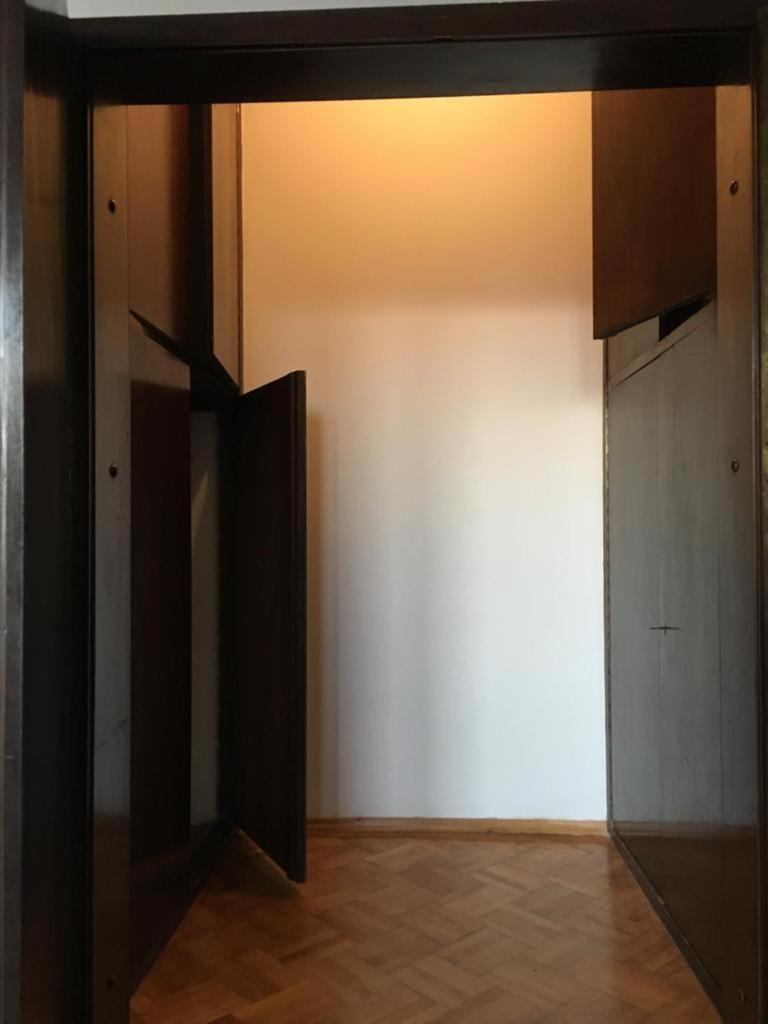 Central Studio Across From Intercontinental Bucarest Exterior foto