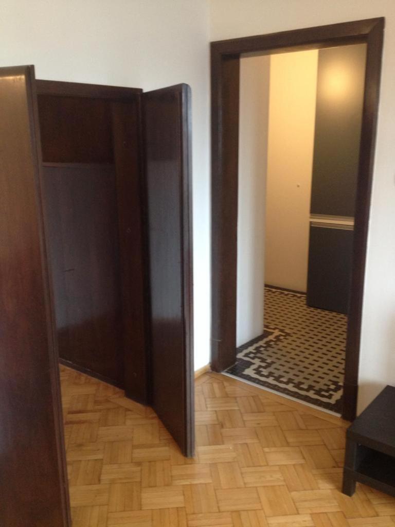 Central Studio Across From Intercontinental Bucarest Exterior foto