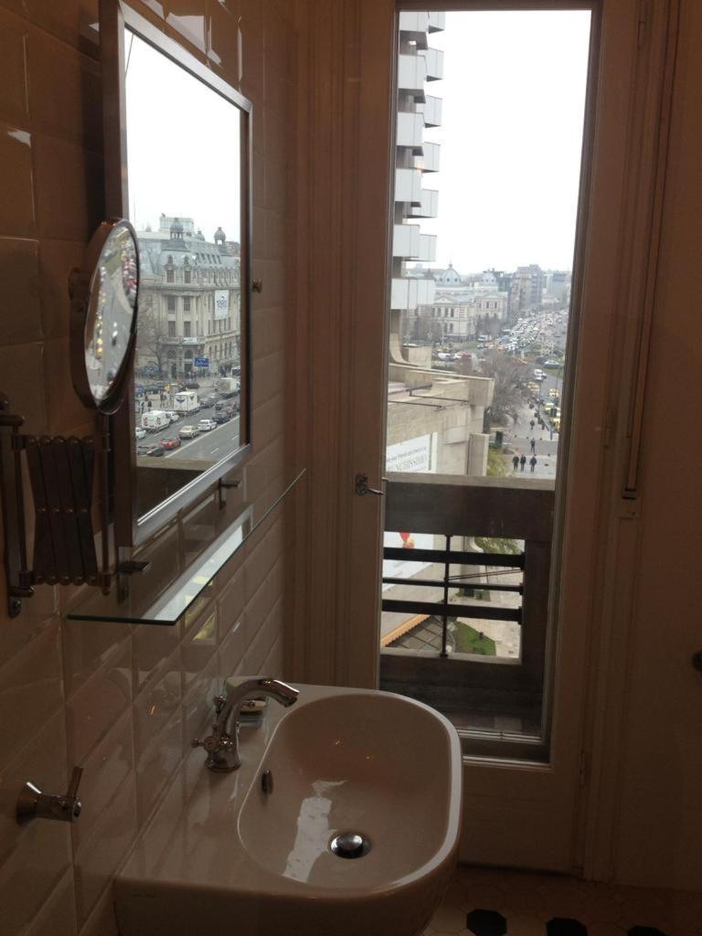 Central Studio Across From Intercontinental Bucarest Exterior foto
